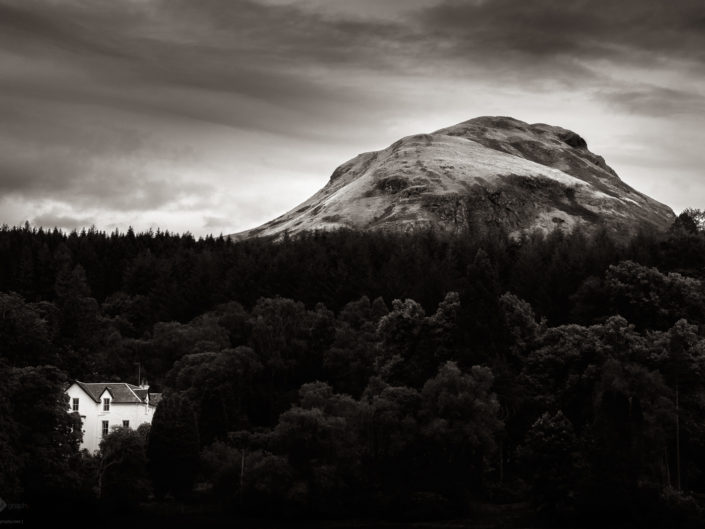 White House beneath Dumgoyne